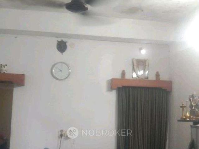 2 BHK Flat In Sundaram Building for Lease In Thirumullaivo