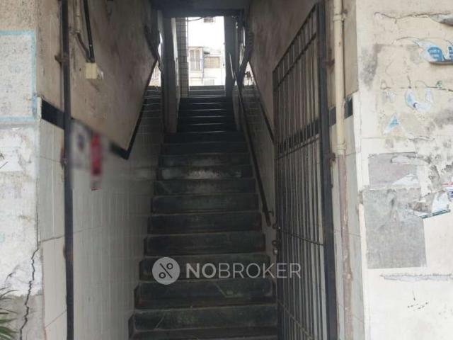 2 BHK Flat In Sadguru Shopping Center for Rent In Khar West