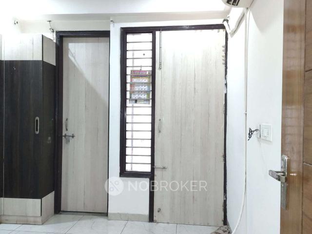 2 BHK Flat In Sandalone Building for Rent In Sector 52