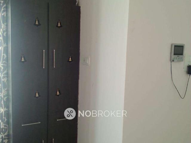 2 BHK Flat In Saradeuz Paradise For Sale In Perumbakkam