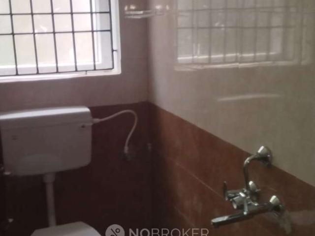 2 BHK Flat In Seaview Apartments, Thiruvanmiyur for Rent In Thiruvanmiyur