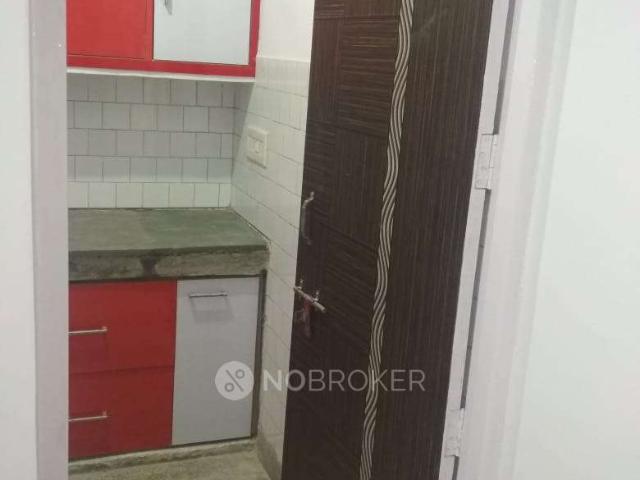 2 BHK Flat In Sheesh Mahal Apartment, Shalimar Bagh For Sale In Shalimar Bagh