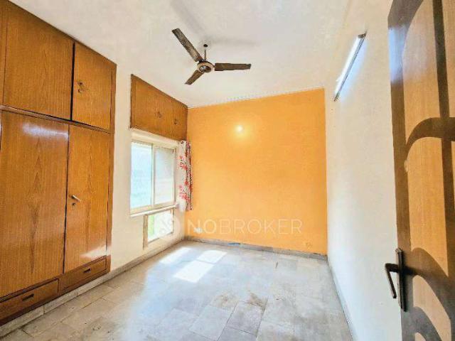 2 BHK Flat In Shipra Sun City for Rent In Indirapuram