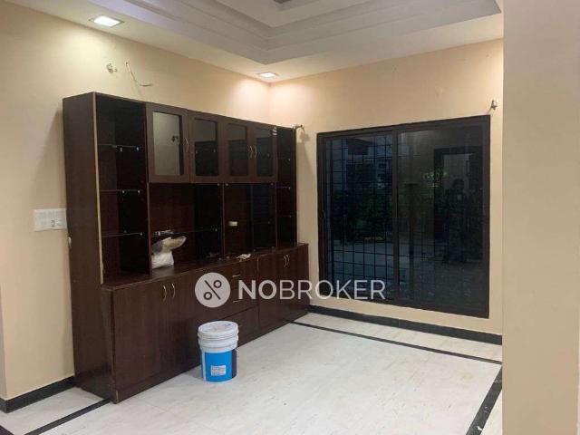2 BHK Flat In Shireen Arcade for Rent In Manikonda