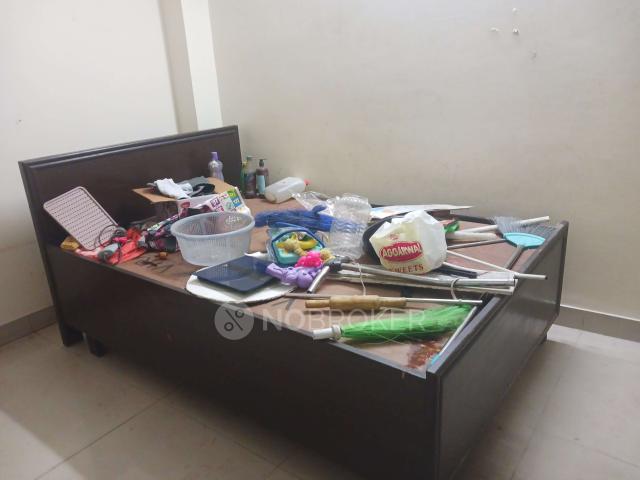 2 BHK Flat In Shivdutt Apartment, Gurgaon for Rent In U Blo