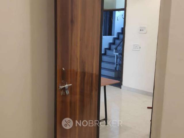 2 BHK Flat In Shriniwas Building for Rent In Gaur City 2