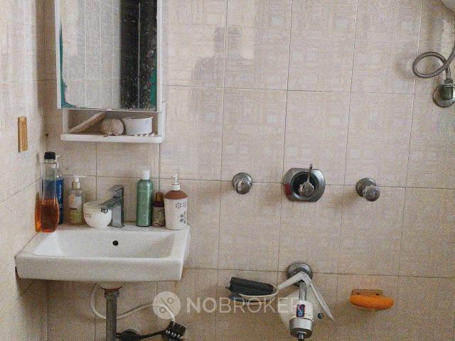 2 BHK Flat In Siddhivinayak Apartment Bandra West, Bandra We