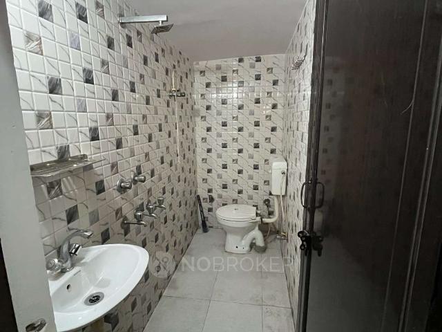 2 BHK Flat In Singh Niwas for Rent In Mahavir Enclave