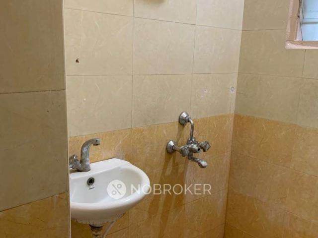 2 BHK Flat In Sree Apartment For Sale In Adayar