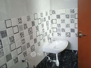 2 BHK Flat In Sri Kumara Krupaa for Rent In Medavakkam