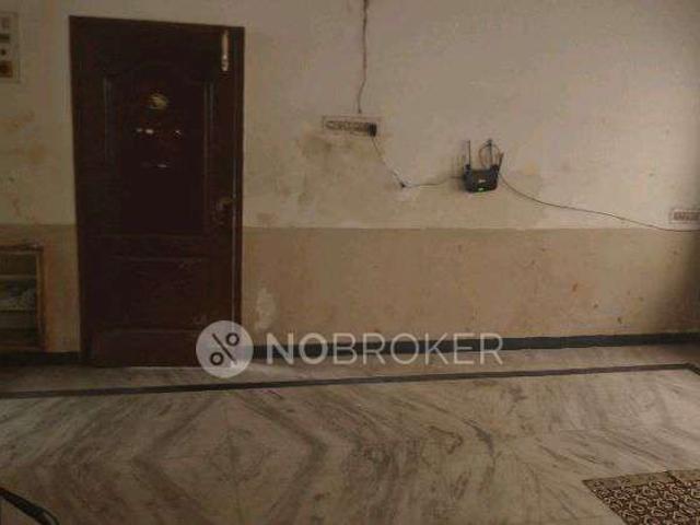 2 BHK Flat In Srikrishna Appartmet for Rent In 4, 7th Main