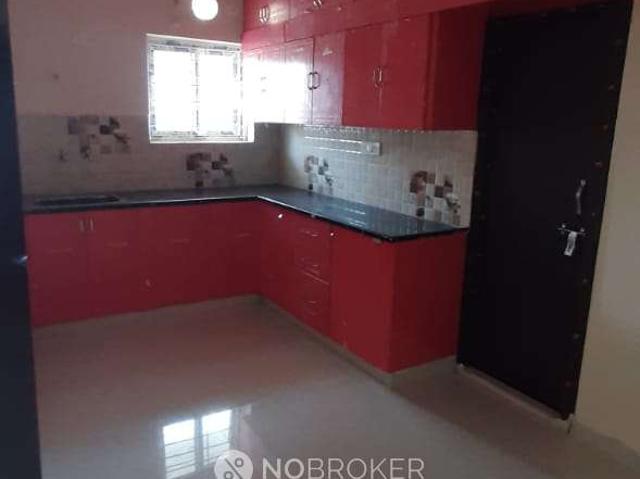 2 BHK Flat In Teck Towers for Rent In Munjanattu Building