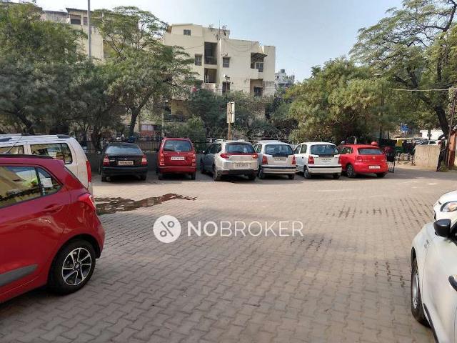 2 BHK Flat In Triveni Apartment for Rent In Pitam Pura