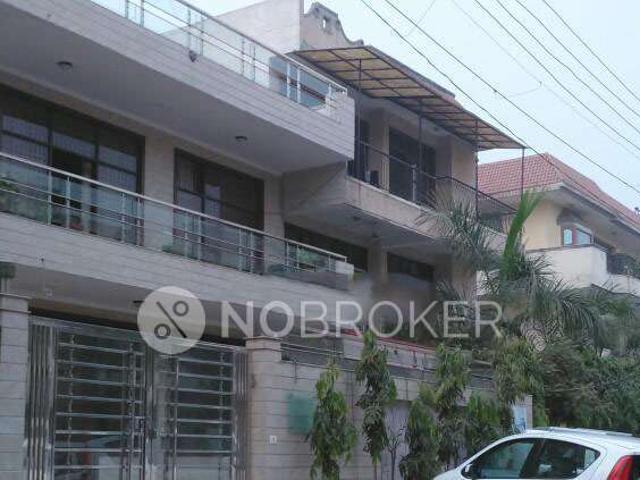2 BHK Flat In Uppal Southend for Rent In Sector 49
