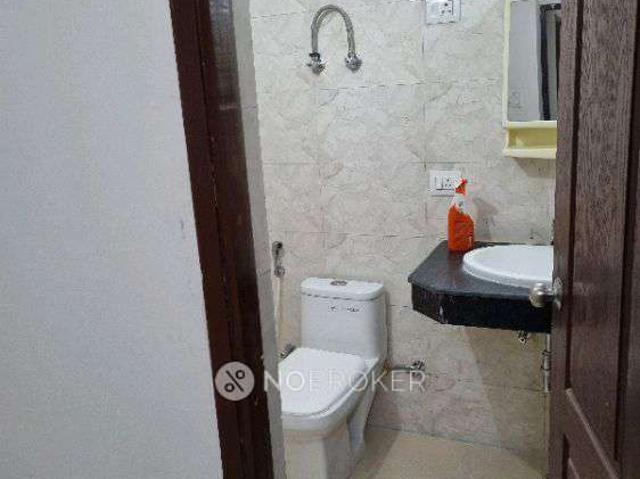 2 BHK Flat In Vvip Homes for Rent In Sector 16c
