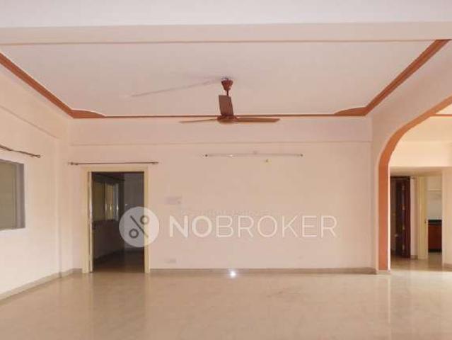 2 BHK Flat In Vandana Grand for Rent In 1st Block Koramangala