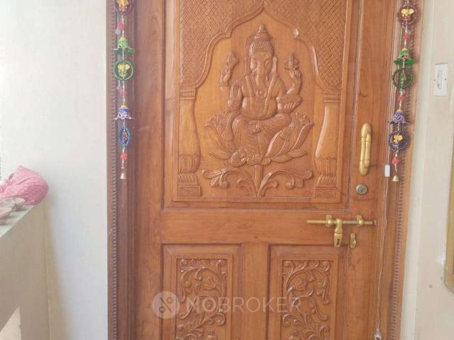 2 BHK Flat In Venkatadri Nivas for Rent In K P H B Phase 6