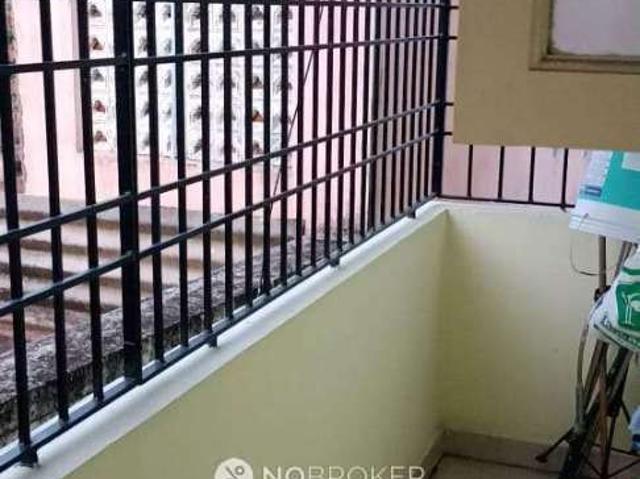 2 BHK Flat In Vignesh Apartment For Sale In Irumbuliyur Lake