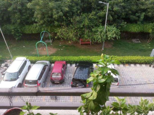2 BHK Flat In Wave Executive Floors Nh 24 Ghaziabad for Rent