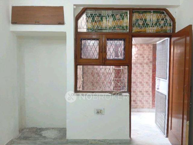2 BHK Flat In 85 for Rent In 2a98, Sector 2a, Block C, Sect