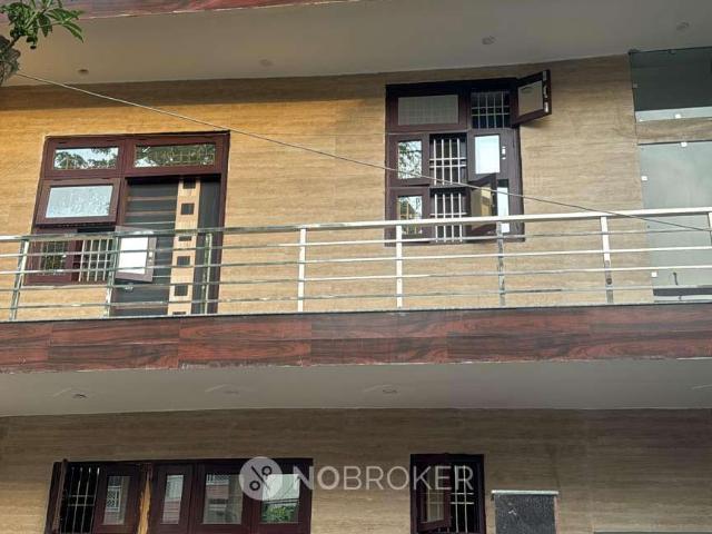 2 BHK House For Sale In Beta 2 H Block Park