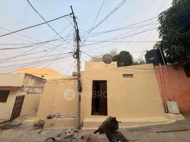 2 BHK House For Sale In Maqdum Nagar