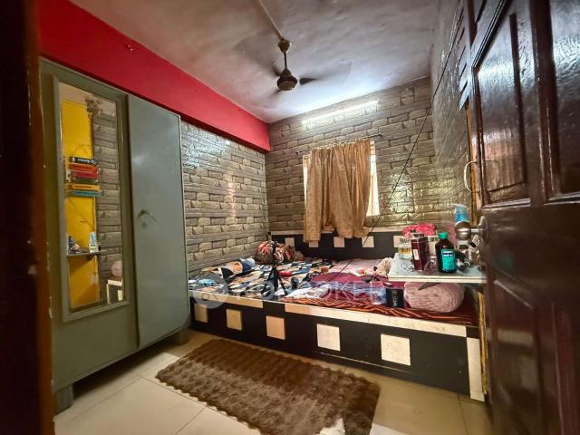 2 BHK House For Sale In Masandevi Building, Versova Bus Stop