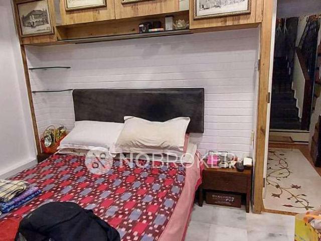 2 BHK House For Sale In Santacruz West