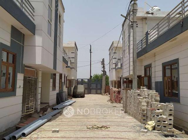2 BHK House For Sale In Sadullapur