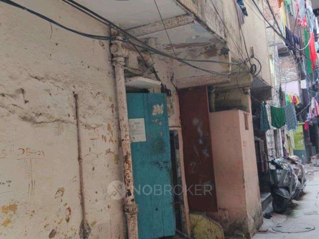2 BHK House For Sale In Sarai Rohilla
