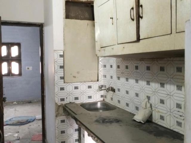 2 BHK Independent Builder Floor in Mukherjee Nagar for rent New Delhi. The reference number is 17576356