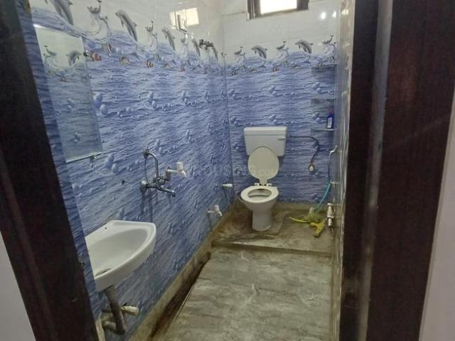 2 BHK Independent Builder Floor in Mukherjee Nagar for rent New Delhi. The reference number is 19758796