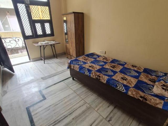 2 BHK Independent Builder Floor in Mukherjee Nagar for rent New Delhi. The reference number is 20867063