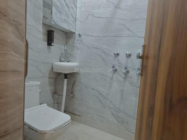 2 BHK Independent Builder Floor in Mukherjee Nagar for resale New Delhi. The reference number is 17942971