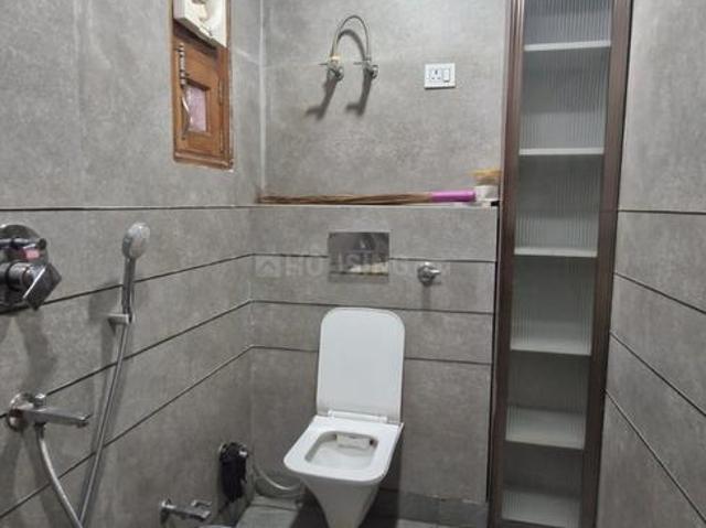 2 BHK Independent Builder Floor in Mukherjee Nagar for resale New Delhi. The reference number is 17904395