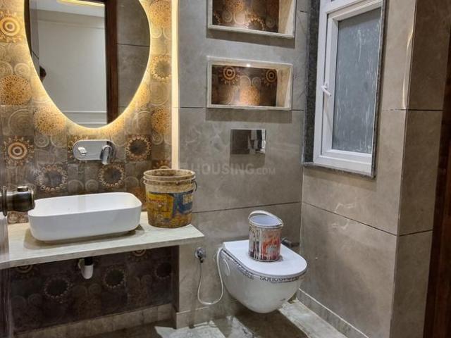 2 BHK Independent Builder Floor in Mukherjee Nagar for resale New Delhi. The reference number is 19575923