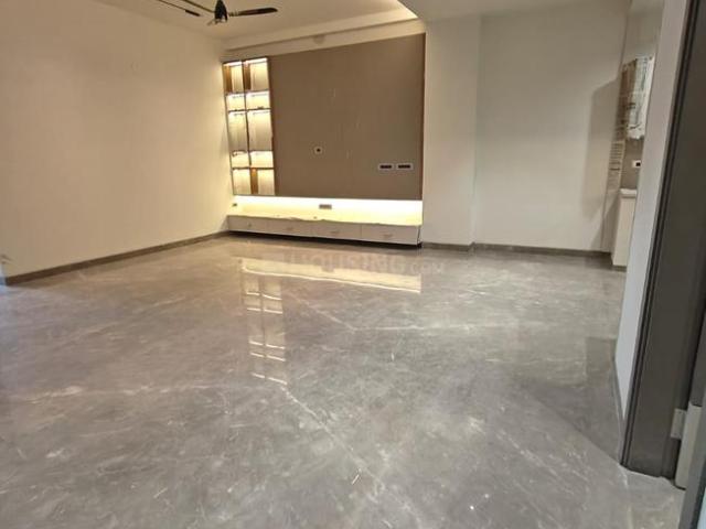 2 BHK Independent Builder Floor in Mukherjee Nagar for resale New Delhi. The reference number is 19654723