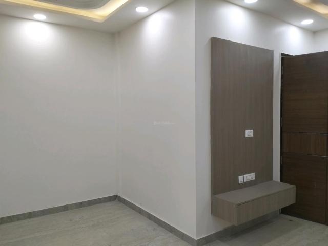 2 BHK Independent Builder Floor in Mukherjee Nagar for resale New Delhi. The reference number is 19638792