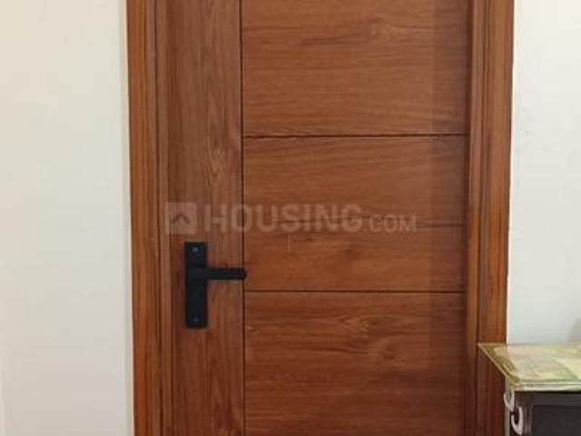 2 BHK Independent Builder Floor in Mukherjee Nagar for resale New Delhi. The reference number is 19848952
