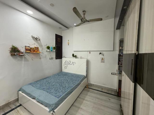 2 BHK Independent Builder Floor in Mukherjee Nagar for resale New Delhi. The reference number is 20842047