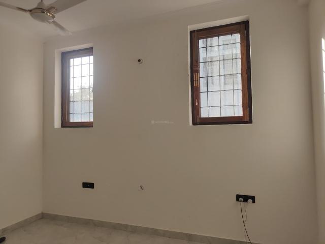 2 BHK Independent Builder Floor in Mutkkipur for rent Lucknow. The reference number is 21345131