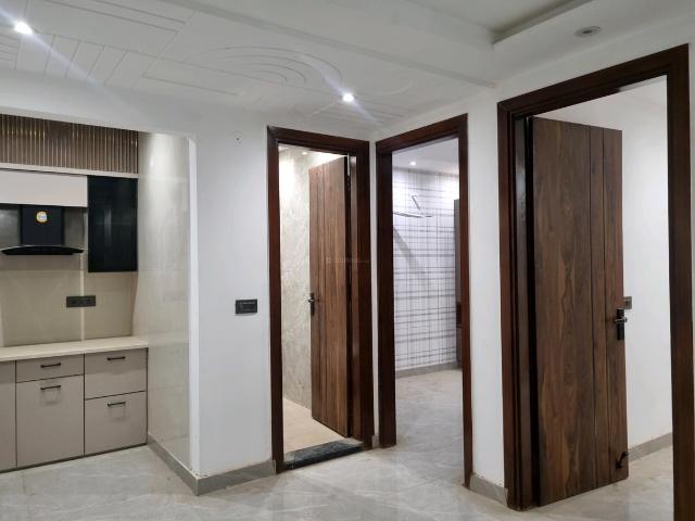 2 BHK Apartment in Mahavir Enclave for resale New Delhi. The reference number is 20854887