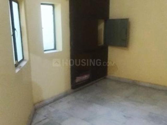 2 BHK Independent Builder Floor in Maharishi Puram Colony for rent Agra. The reference number is 15033724