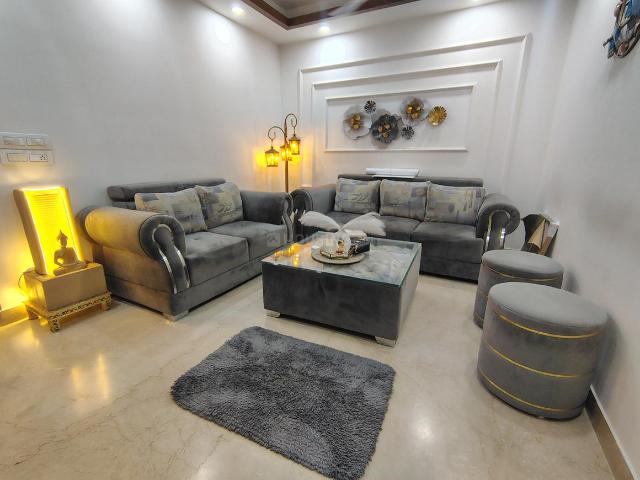 2 BHK Independent Builder Floor in Malviya Nagar for resale New Delhi. The reference number is 18083427