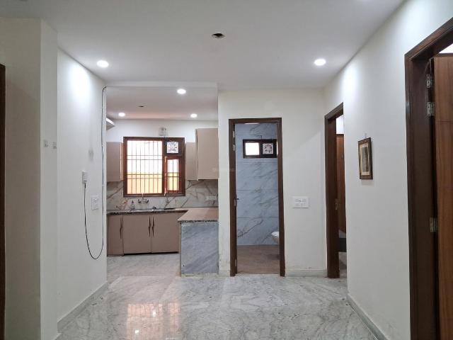 2 BHK Independent Builder Floor in Ramesh Nagar for rent New Delhi. The reference number is 19213835