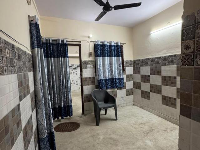 2 BHK Independent Builder Floor in Mayur Vihar Phase 1 for rent New Delhi. The reference number is 20858949