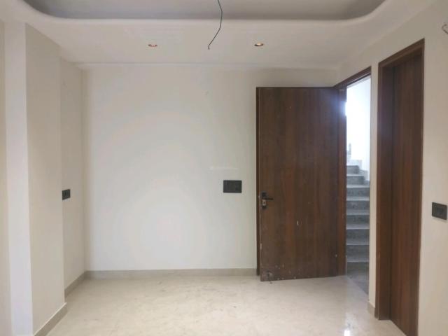 2 BHK Independent Builder Floor in Mayur Vihar Phase 1 for resale New Delhi. The reference number is 20438347