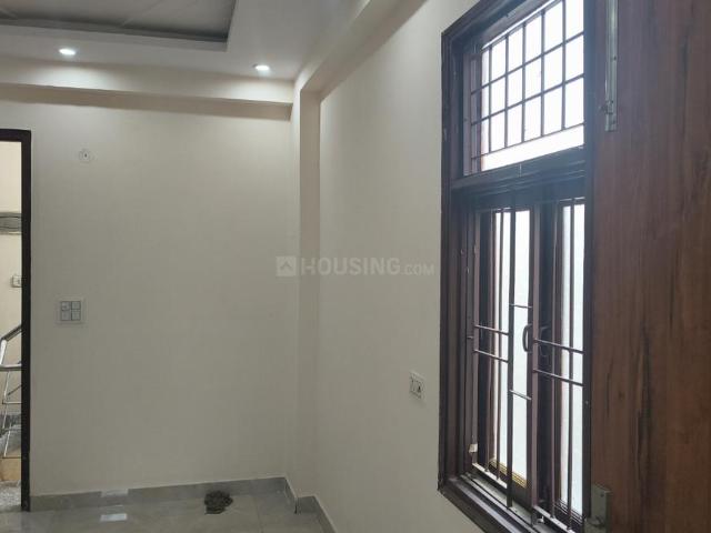 2 BHK Independent Builder Floor in Mayur Vihar Phase 1 for resale New Delhi. The reference number is 20892743