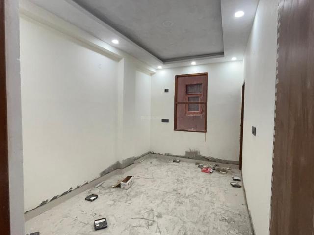 2 BHK Independent Builder Floor in Mayur Vihar Phase 1 for resale New Delhi. The reference number is 21177882