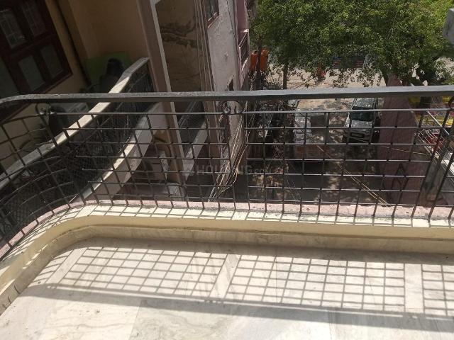 2 BHK Independent Builder Floor in Mayur Vihar Phase 1 for resale New Delhi. The reference number is 21359841